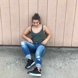 Meet your Posher, Courtney